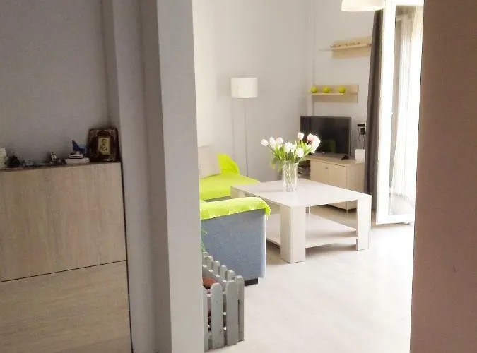 Luxury At Navarino Square *