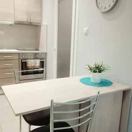 Luxury At Navarino Square *